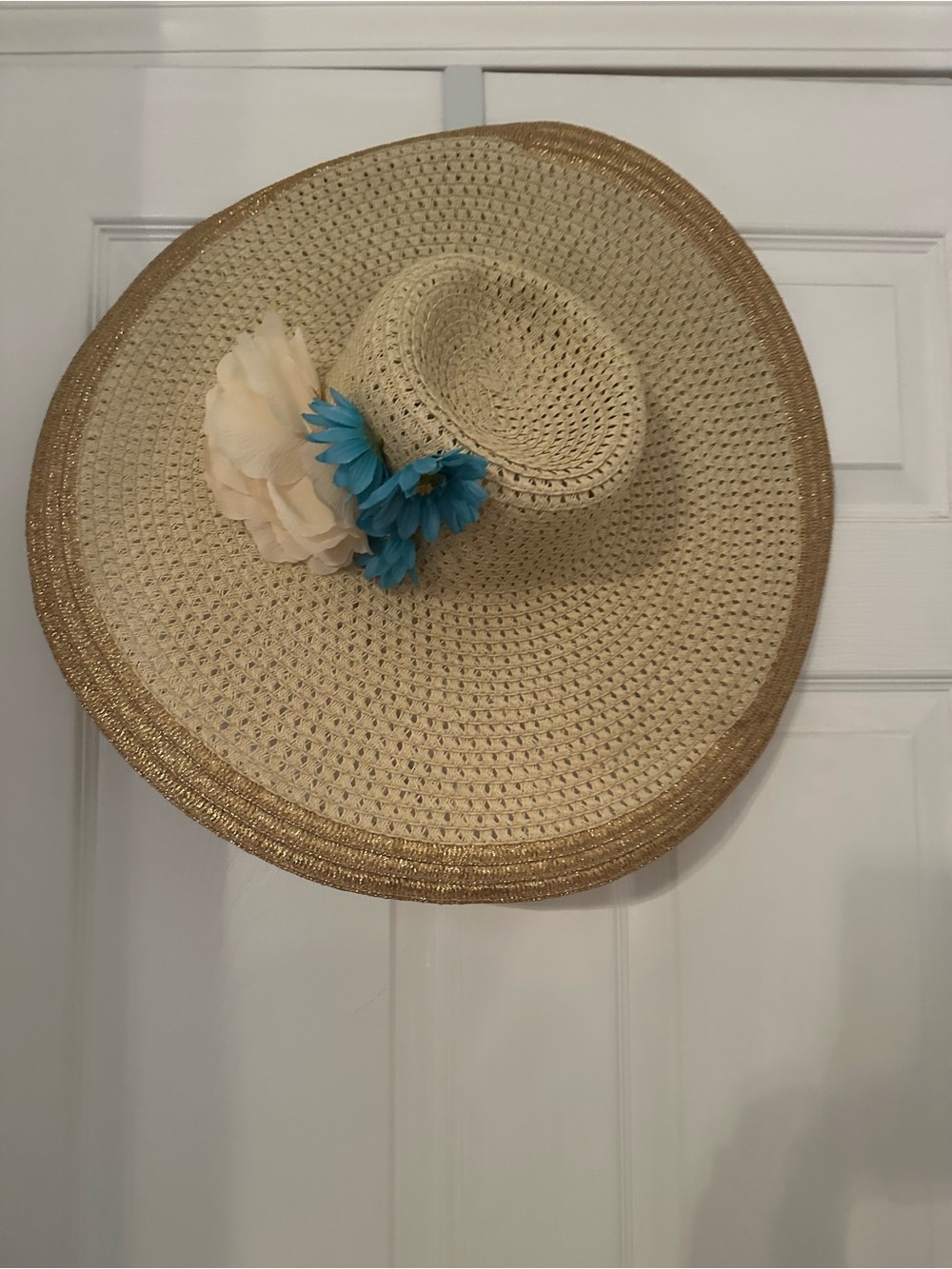 Apt. 9 Woven Straw Sun Hat in Natural with Light Pink Band
